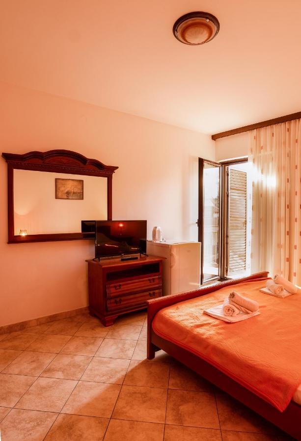 Apartments And Rooms Marija Budua Esterno foto